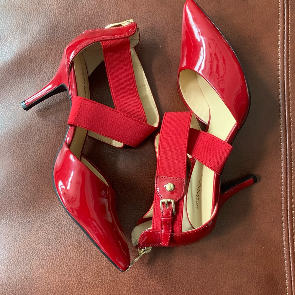 LIZ CLAIBORNE